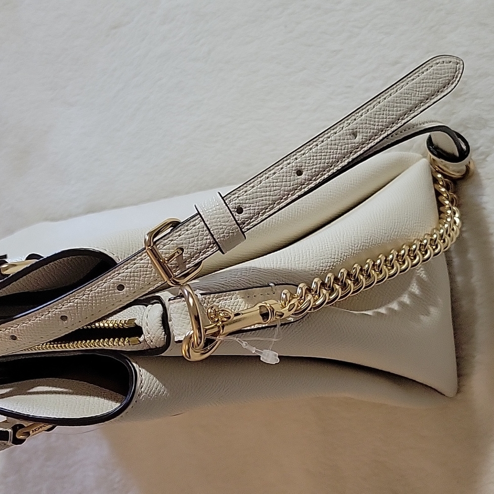 🌸HOST PICK🌸COACH MINI - LILLIE CARYALL BAG - Picture 3 of 16